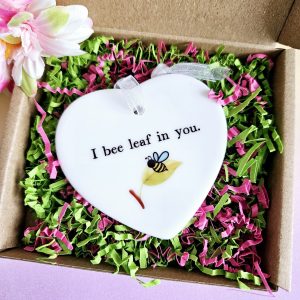 Bee encouragement ceramic heart inside gift box with shredded paper