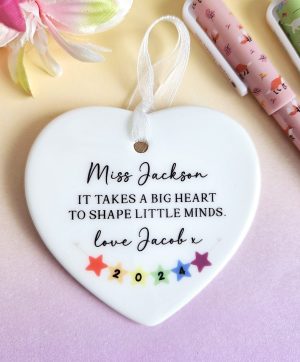 Personalised Teacher Gift – “It Takes a Big Heart to Shape Little Minds” Ceramic Keepsake – Appreciation Gift for Teachers, Teaching Assistants & Childminders