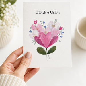 Diolch o Galon Welsh thank you card with delicate floral heart design